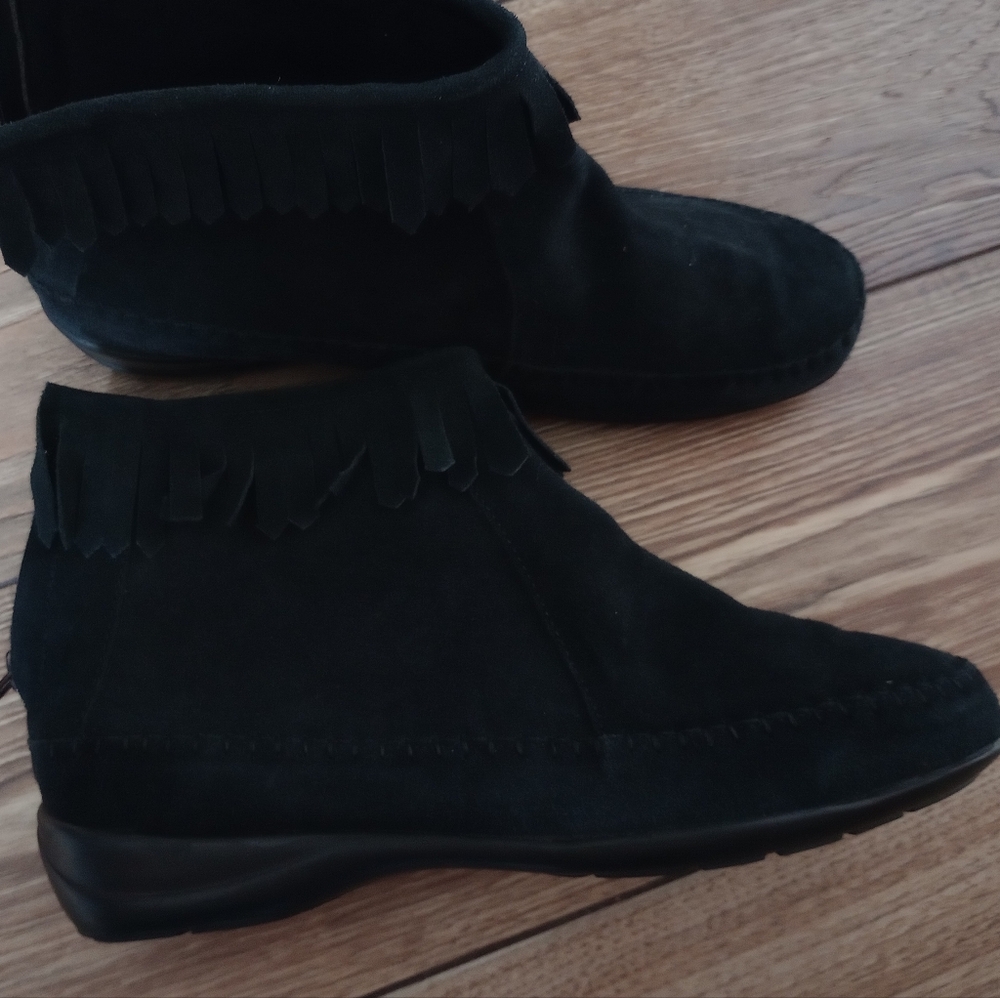 Comfort Ease Leather Moccasin Style Black Fringe Ankle Boots